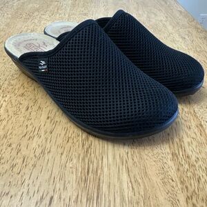Fly Flot Black mesh Slip-on Mule Clog size 7.5